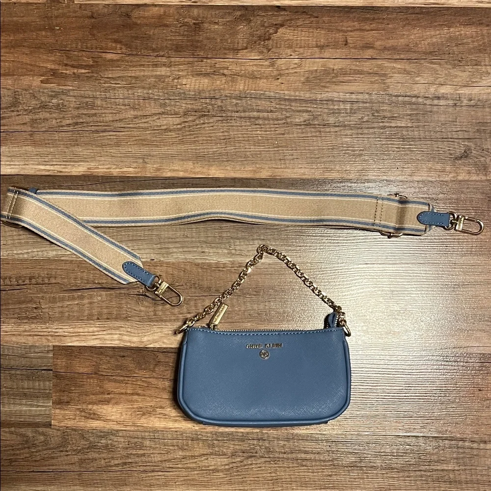 Anne Klein Blue Clutch with Gold Chain - Picture 9 of 9